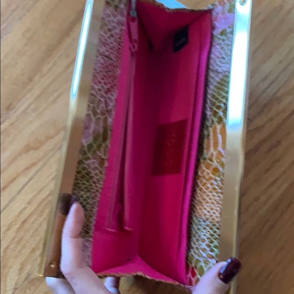 *SOLD*Wallet - Picture 3 of 6